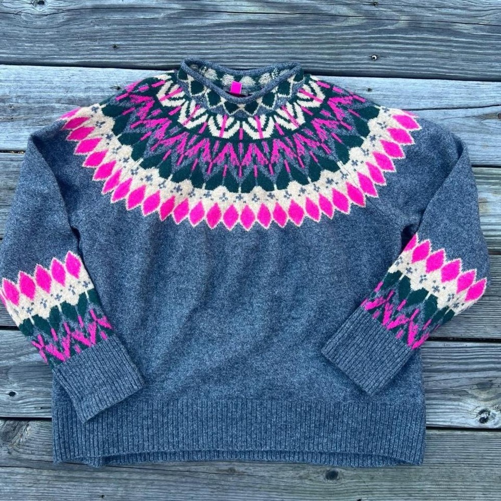 Vince Camuto Gray Sweater with Pink, Green & Cream Fair Isle Yoke